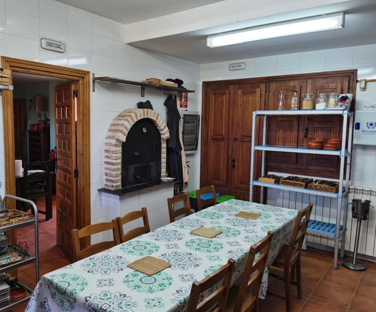 Tres Navíos en el Mar Casa Rural de 10 habitaciones con baño individual precios web Montejo de Tiermes Exterior foto